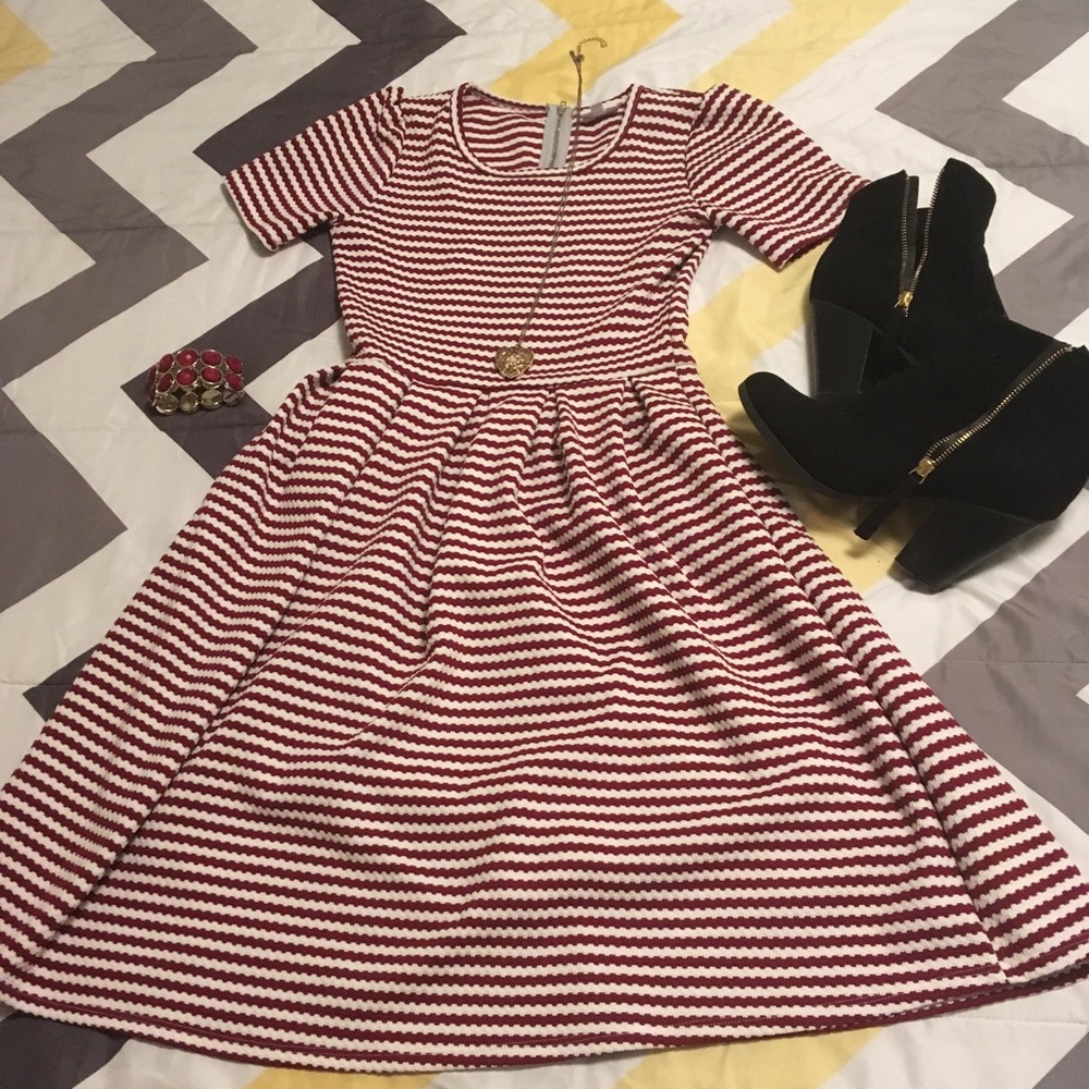 LuLaroe Amelia cranberry and white XS